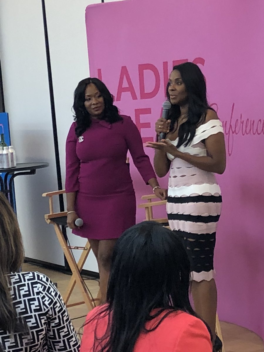 JamilaParham's tweet photo. “Love is being connected, committed and consistent!” @ErickaMPittman #pruempowers #LeadIn2018 @TheBOSSNetwork https://t.co/MZsqA9NyU2