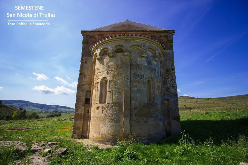 GustavoVillamor's tweet photo. Chiesa romanica di San Nicola di Trullas. Sec X. #Semestene #Sardegna #Italia
Foto: R. Spanedda https://t.co/gUXTu3YO29