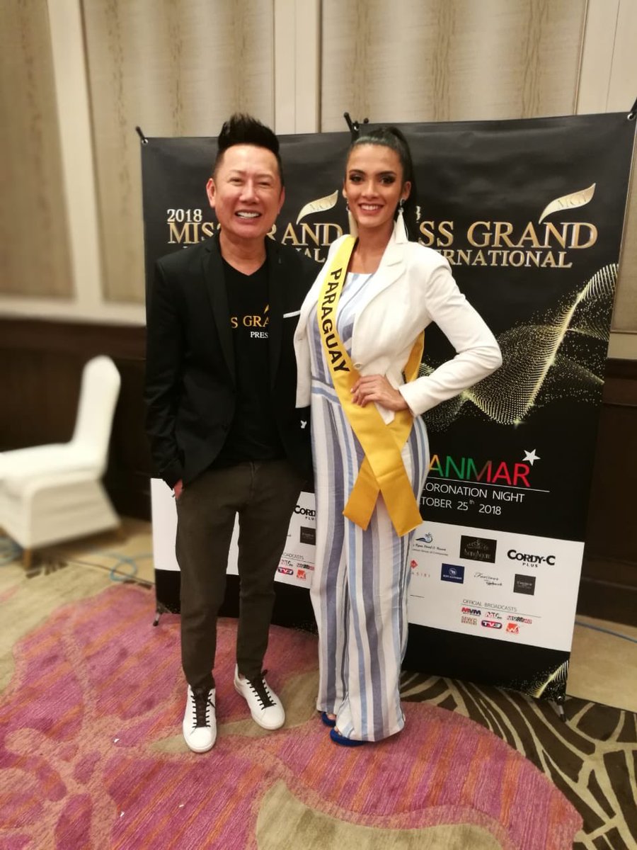 maciellucig1's tweet photo. Indiscutiblemente merecedora para portar la 👑 del @missgrandinternational 
Apenas llegó y demostró todo su potencial como reina en la imposición de bandas.
Aquí @_clarasosa con el presidente del certamen el Sr. @nawat.tv 
Paraguay quiere corona !🇵🇾 #missgrand #missgrandparaguay https://t.co/YTHaBSEhAM