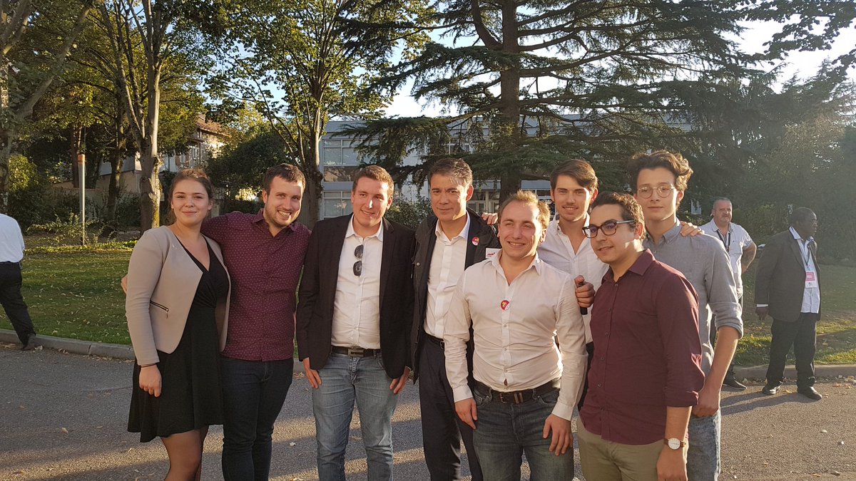 mjouvet07's tweet photo. Une belle journée de militantisme avec les camarades du @mjsrhone et du @PSRhone! Merci à @faureolivier pour sa présence et le temps accordé aux @JeunesSoc pour échanger sur le travail nécessaire de rénovation de notre famille politique! #FDLR2018 https://t.co/lUdCJtBHEQ