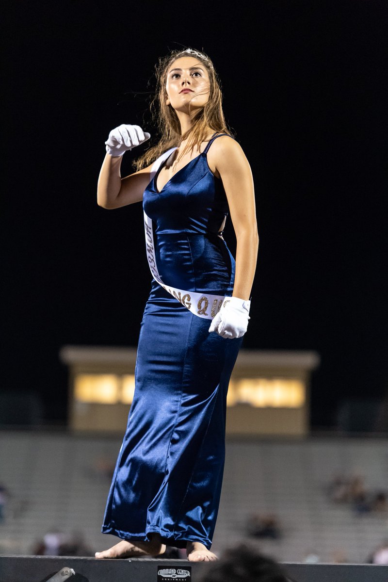 HenryHueyPhoto's tweet photo. Dragon Band Drum Major and Round Rock Homecoming Queen Brianna Del Pozzo, 10/5/2018. @DragonNationRR #rorohoco @roundrockleader @rrbandboosters https://t.co/1cNQ2kk7bG