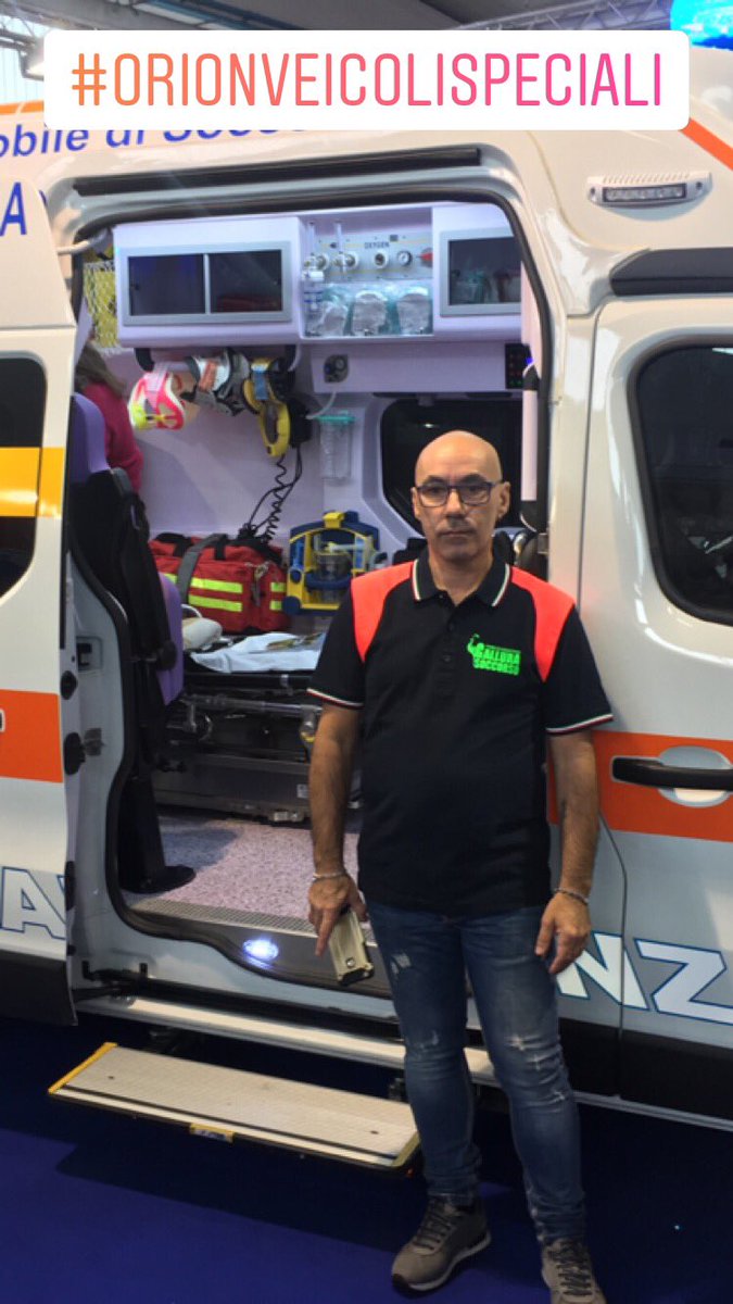 GalluraSoccorso's tweet photo. 2^ giornata di presenza di @PaGallura al #REAS2018 . Aggiornamenti e partecipazione a #piazza @Anpasnazionale . #operativi #volontari #ambulanze https://t.co/uMn5ajOAFd