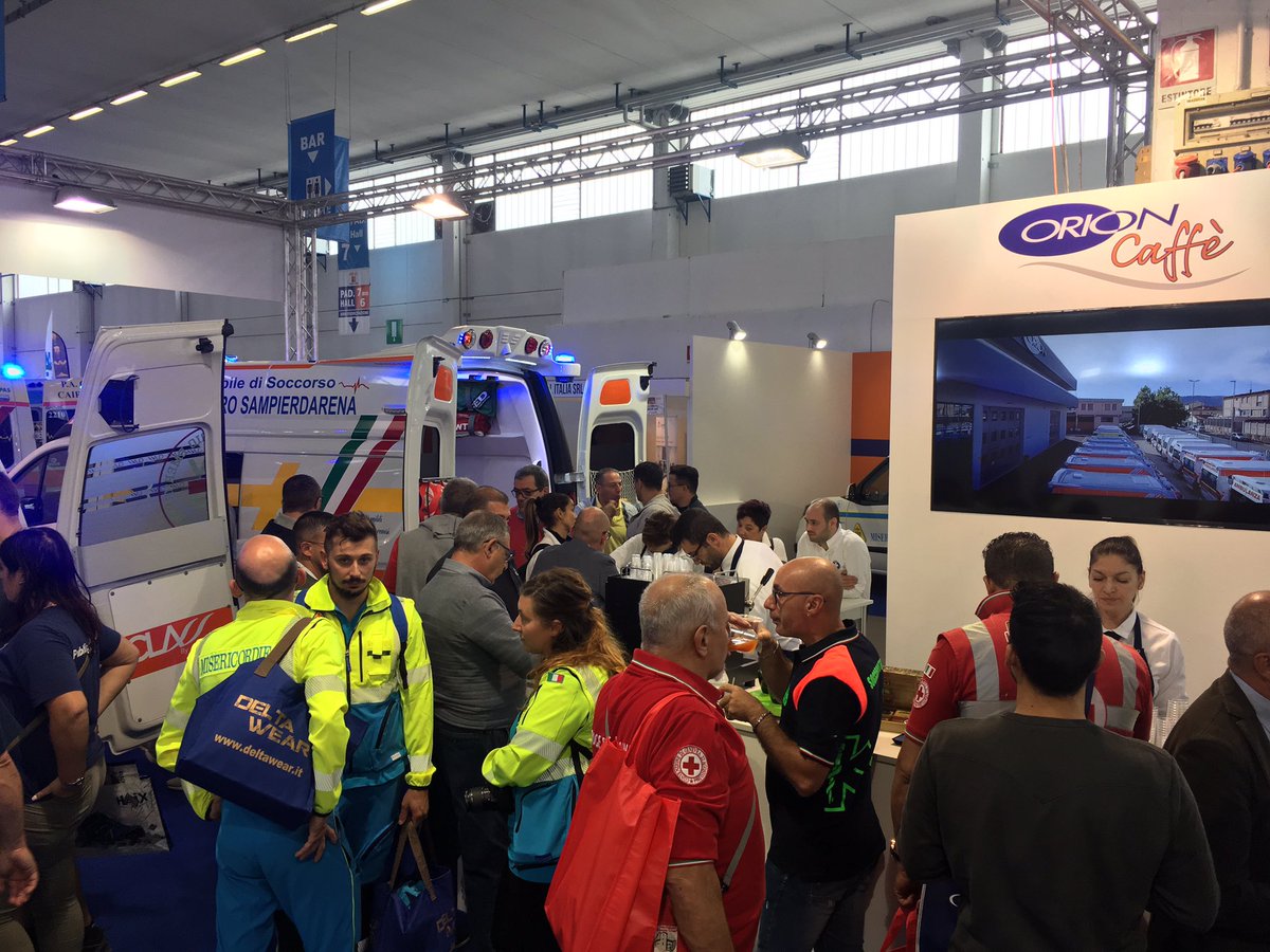 GalluraSoccorso's tweet photo. 2^ giornata di presenza di @PaGallura al #REAS2018 . Aggiornamenti e partecipazione a #piazza @Anpasnazionale . #operativi #volontari #ambulanze https://t.co/uMn5ajOAFd