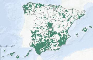 aiborra's tweet photo. En verde los municipios españoles que concentran el 90% de la población española @Juanpacaval https://t.co/YeYq50cxtx