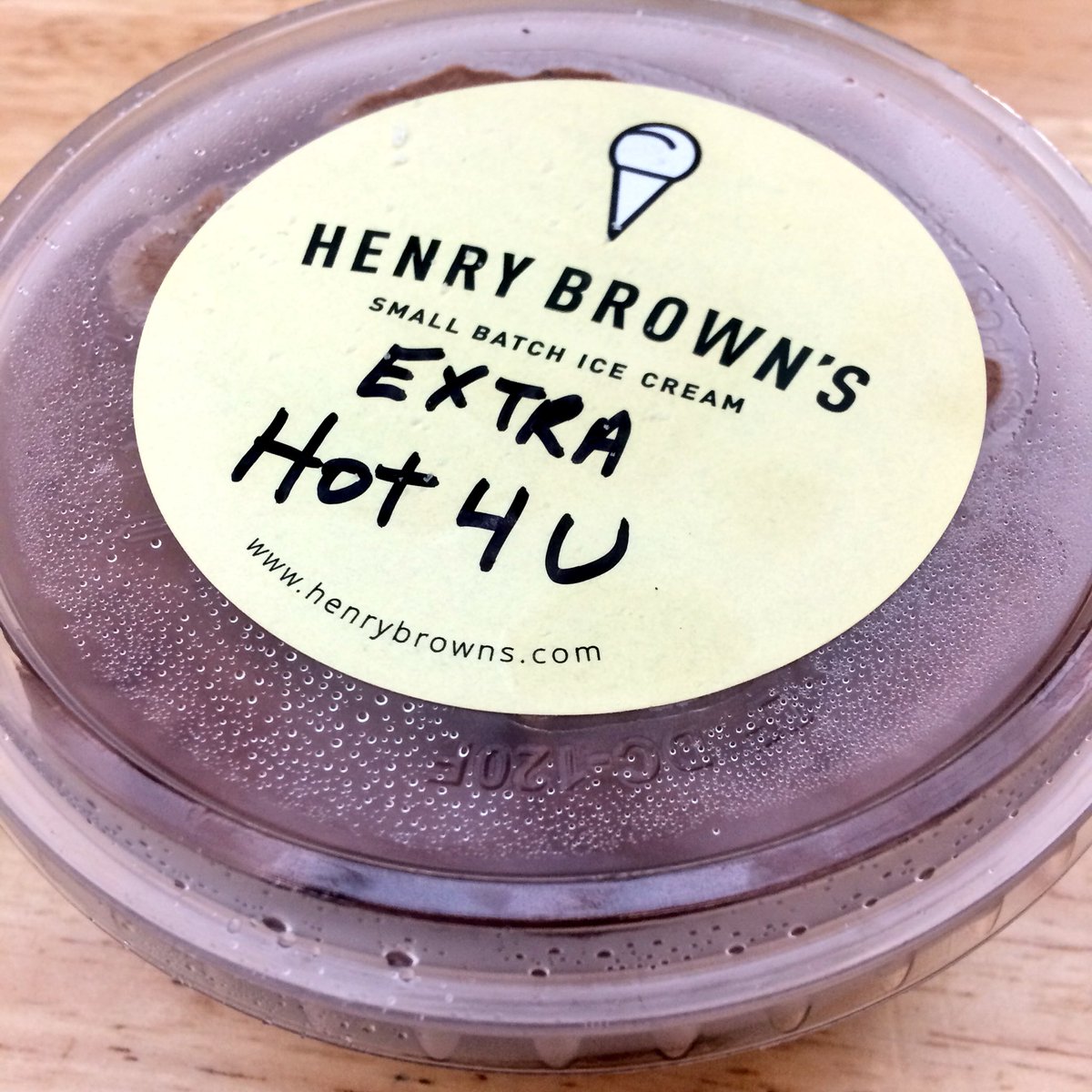 smallbatchice's tweet image. The “EXTRA”? Slivers of Lindt Chili Chocolate!! 🍫🌶 In cups and tubs!! #henrybrowns #hamontfood #hamont #hamonticecream #smallbatchicecream #fromscratch #mycustomersrock #greenuphenrybrowns #customquarts #blitzimitzi #WhatsNotToLove @hamontmarket @whynterllc #hot4U #extrahot4U