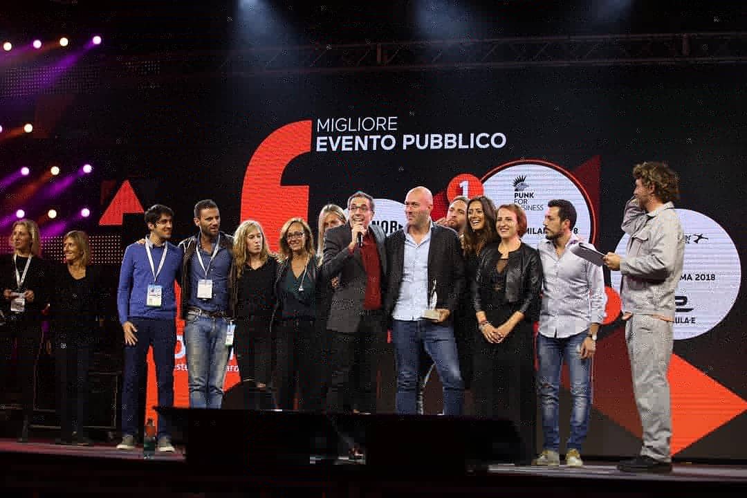 #RadiocityMilano ha vinto il primo premio come miglior evento pubblico al #bea2018 
Grazie a tutte le radio, gli ospiti, le istituzioni, i partner e VOI che avete reso speciale questa edizione del Festival delle Radio!
Ci vediamo dal 31 Maggio al 2 Giugno per l'edizione 2019!