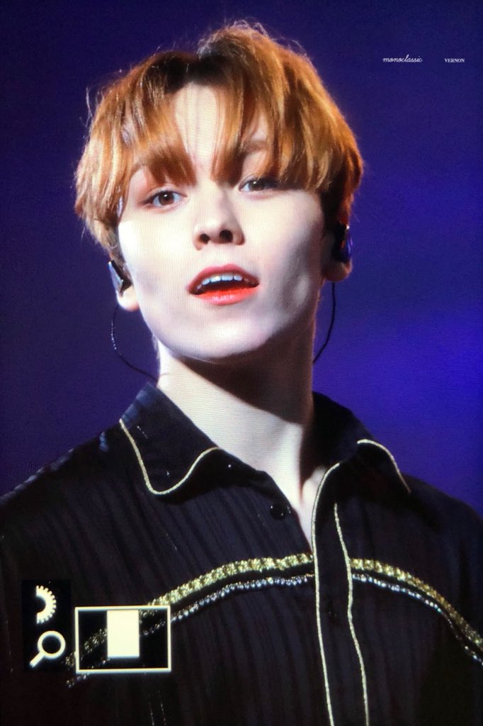 VernonSpain's tweet photo. 📷[FOTO]
181006 || #Vernon en el concierto del 'Ideal Cut' en Taipei. 
©monoclassic_vn 

#SEVENTEEN #세븐틴 #버논 #IDEALCUTinTPE https://t.co/hcDZaWMhAW