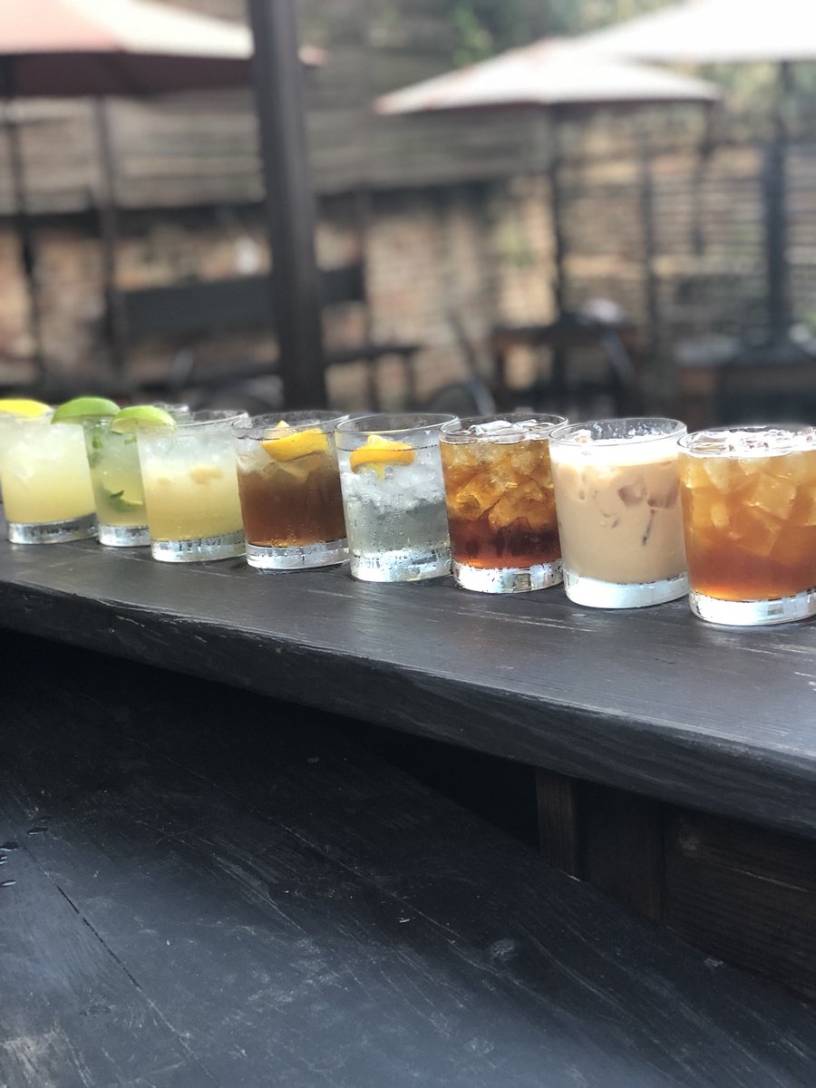 theflathouston's tweet photo. Best way to prepare for all this Shade? Alcohol
$2 Lone Star
$3 Select Beers
$4 Frozen Mojito
$5 Frozen Pina Colada
$5 Frozen Sangria
$5 Premium Wells
$2 Off Cocktails
&amp; more
4-7
Followed by SHADE tonight: EDM and House
#houstonweekend #houstonhappyhour #houstonfun #houstondrinks https://t.co/mboVewBJiJ