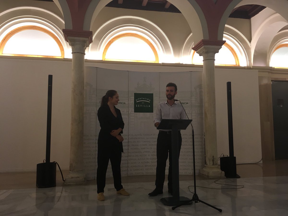 virginiabersabe's tweet photo. Durante la inauguración de Morada al sur en la Casa de Provincia de Sevilla. Exposición abierta hasta el 11 de noviembre de 2018. https://t.co/bXc6yMVFjL