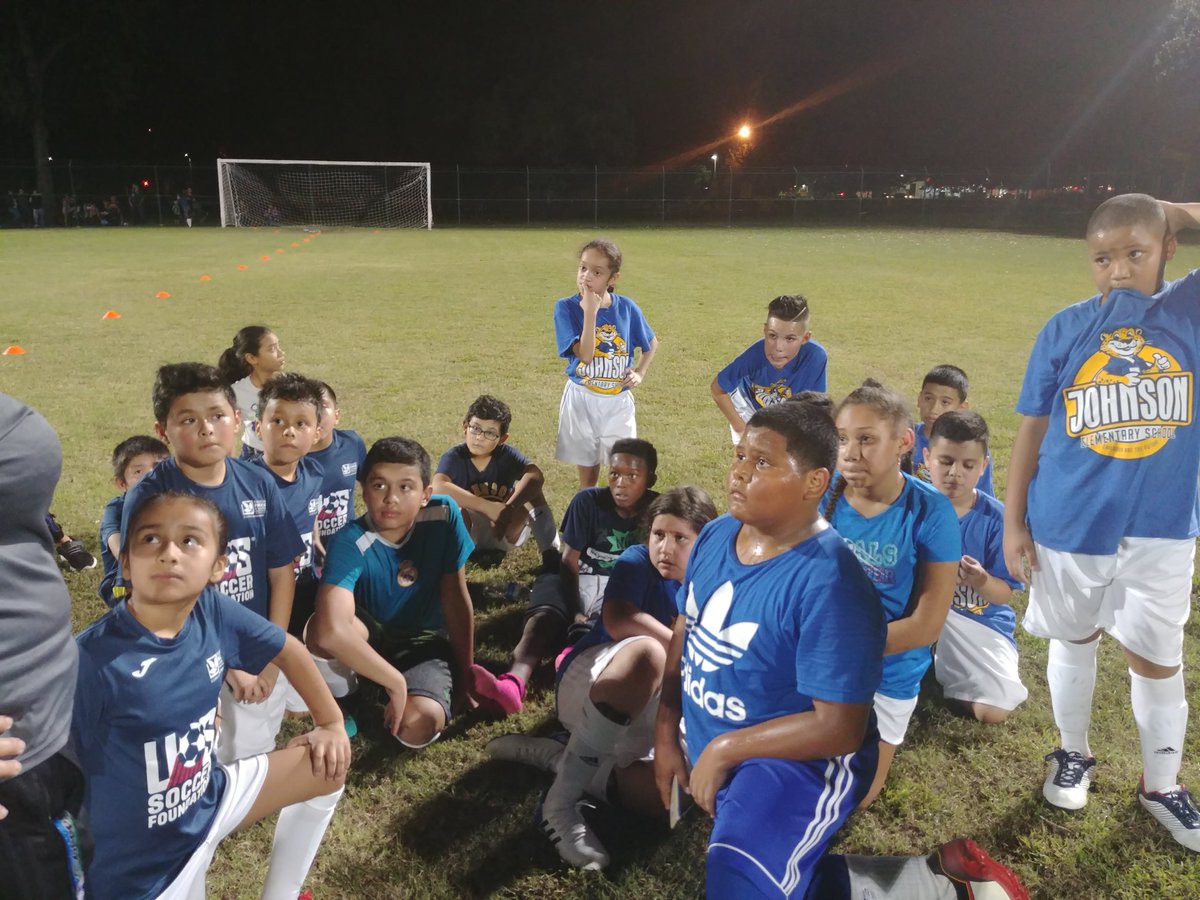PedroZamarrip17's tweet photo. Friday's Game! Post conference with our student athletes. https://t.co/3SG01ozXs7