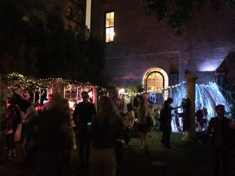 ElizabethStGrdn's tweet photo. Thank you to everyone who came out last night for Poppy’s vintage benefit to #SaveESG!
A special thanks to our neighborhood sponsors (@Nolitan_Hotel, @boweryandvine, #DiPalos, @springstnatural, & #ParisiBakery), amazing volunteers!
#ElizabethStreetGarden. https://t.co/F8kk0gpchd
