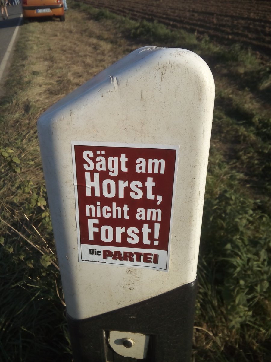 Der ernst gemeinteste slogan natürlich von die partei #hambibleibt #hambi0610 #hambacherforst