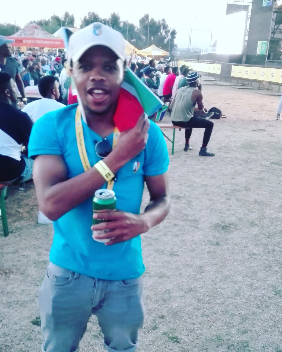 Schillo_15's tweet photo. Awesome day at the #MTNKasiRugbyExperience. We have hope in the @Springboks. And obviously @trsundays was there. Bring rugby to the People!!! #Springbokgameday #SAvNZ #SSRugby @MTNza https://t.co/RkeB1Aq7XT