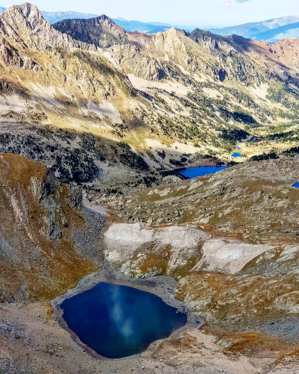 ricardrigall's tweet photo. Els estanys de Carançà (a uns 2.600 metres d'altitud), a Fontpedrosa, aquesta tarda. #estanysdecarançà #fontpedrosa #elconflent #catalunyanord #payscatalan #bicicleta #btt #mtb #tardor2018 https://t.co/Z5KpRmwOma