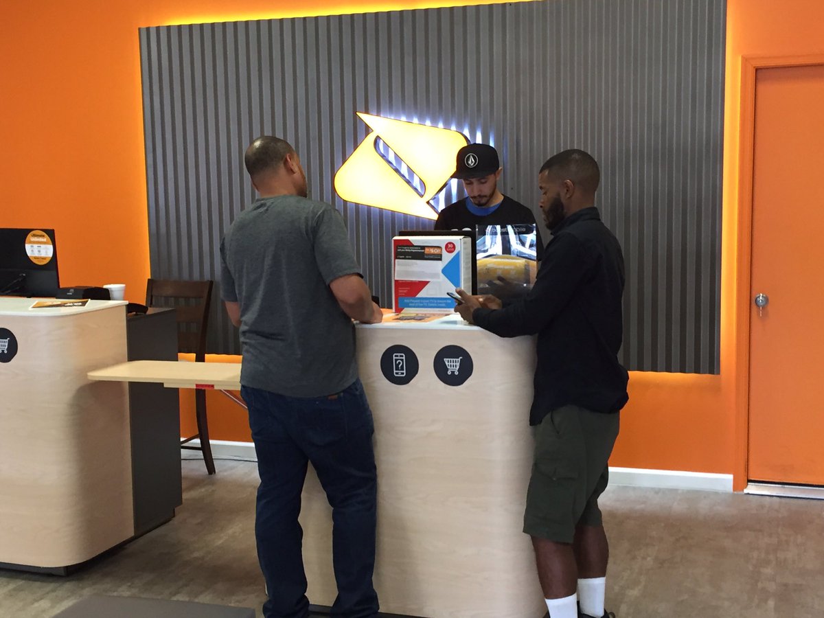 BoostBmoreTay's tweet photo. Cell 24 Connect 4.0 Grand Opening underway! Congrats on your new location in Cherry Hill @KTBmore_spg @spgjamieb @SPG_AJ @JayMiglionico https://t.co/DeAsGXPSBc