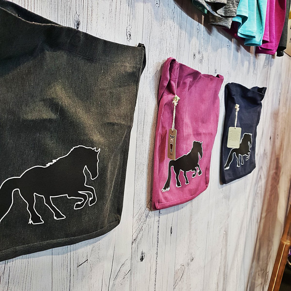 GG__Stuff's tweet photo. Our #GGStuff shopper bags are made of 100% recycled materials.
Perfect to keep it folded in your bag for when you need an extra bag. Don't use plastic bags, go #eco. 😊🌱
#ggstuff #ecofriendly #friesianprint #HOYS2018 #horseybrand https://t.co/WUV5eIj2gQ