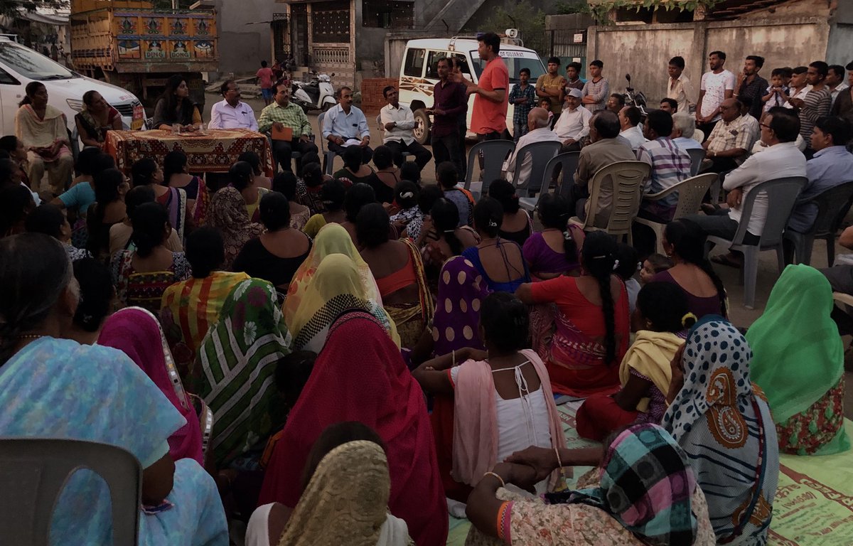 SDMJhagadia's tweet photo. Night visit continues in Jhagadia, had a wonderful interaction with the people of Mulad village especially women who came in large numbers and were more vocal about the issues.
Several problems as well as suggestions were discussed and acted upon @pkumarias @CollectorBharch https://t.co/J4G9rJW1dn