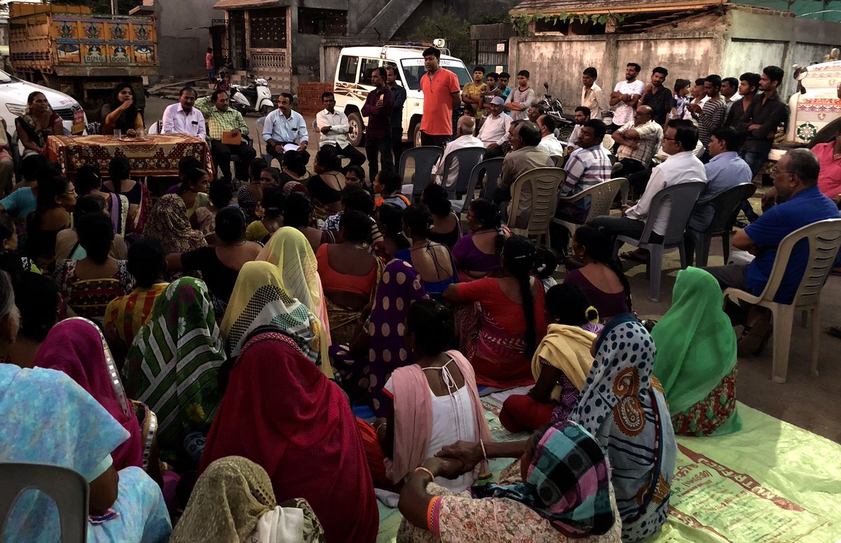 SDMJhagadia's tweet photo. Night visit continues in Jhagadia, had a wonderful interaction with the people of Mulad village especially women who came in large numbers and were more vocal about the issues.
Several problems as well as suggestions were discussed and acted upon @pkumarias @CollectorBharch https://t.co/J4G9rJW1dn