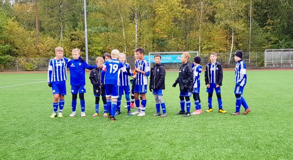 HJKArabia06's tweet photo. Arabia finaalissa huomenna! Päivän vika peli oli Saku Sportingia vastaan. Oli draamaa ja punaisia kortteja, joista Arabialle (aiheetta) tullut peruttiin pelin jälkeen. Mutta pojat vaan sisuuntuivat ja tuloksena 3-0 voitto! #sakucup #hjk https://t.co/VPr6XTElXZ