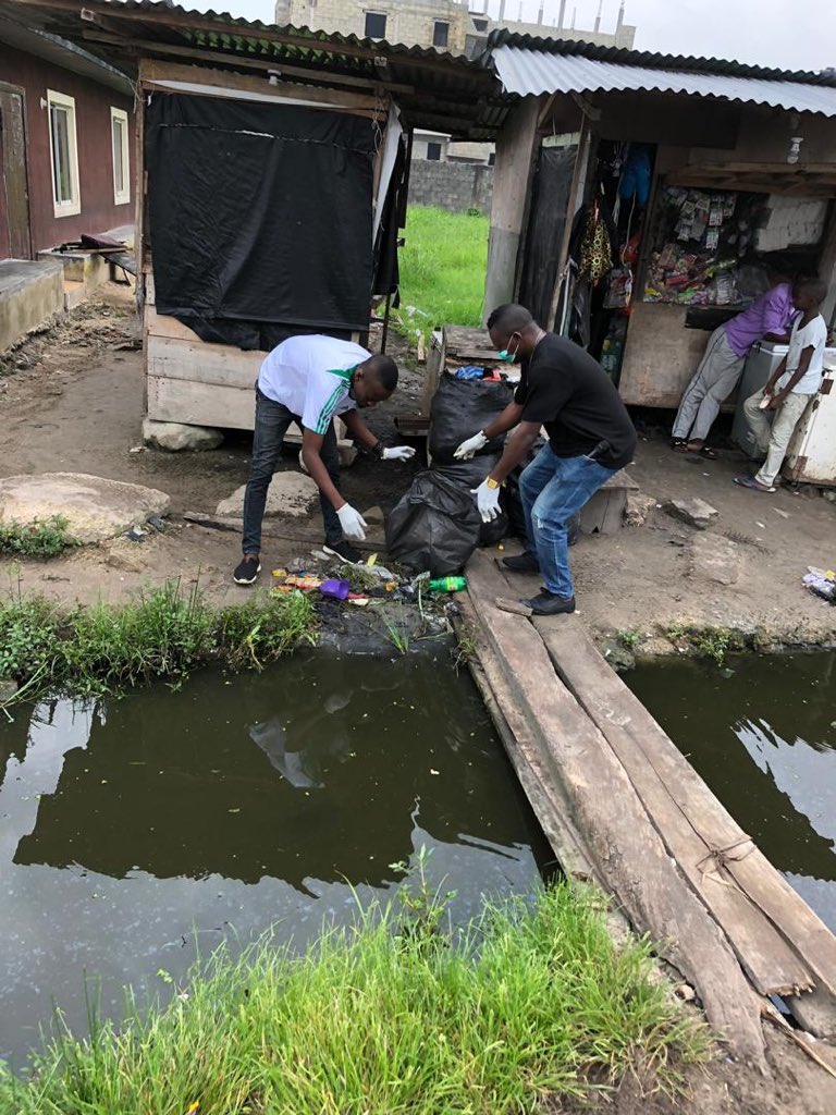 baos_major's tweet photo. Green Independence Cleanup in Olugborogan community, Lagos Island.
We thank everyone who made out time to participate in the exercise.
#plasticpollution #cleanup #cleanlagos #cleannaija #NigeriaAt58 #nigeria #lagos @VSSanitation @AfricanCleanRev @UNEnvironment @CleanUpNigeria https://t.co/jGNXjcoKmM
