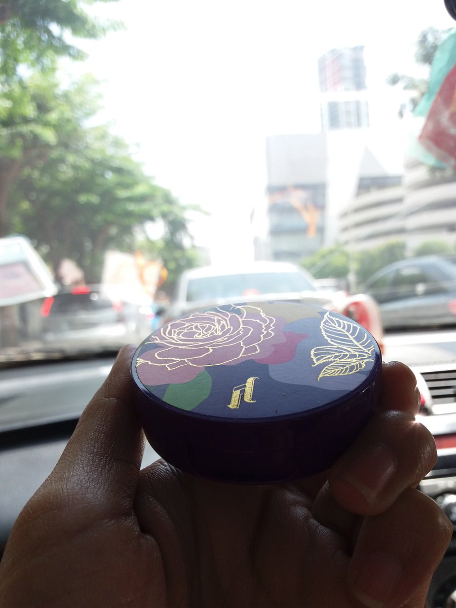 ayayayippy's tweet image. แดดร้อนรถติดแค่ไหนศรีจันทร์เอาอยู่ข่ะ 

#srichand #translucentPowder #ใช้ศรีจันทร์ทำอะไรก็รอด  #เสียงศรีริต้า