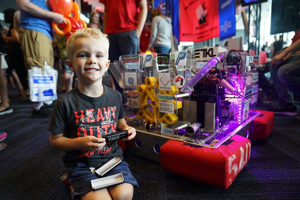 ScienceMusofVA's tweet photo. Today's the day: everyone's favorite #RVA maker event...#RVAmakerfest! There are TONS of activities PLUS you get free admission to the Museum all day. This really is one of the best events of the fall. Don't miss the fun! https://t.co/7iqIU9C3O0 https://t.co/6hTgmspl8Z