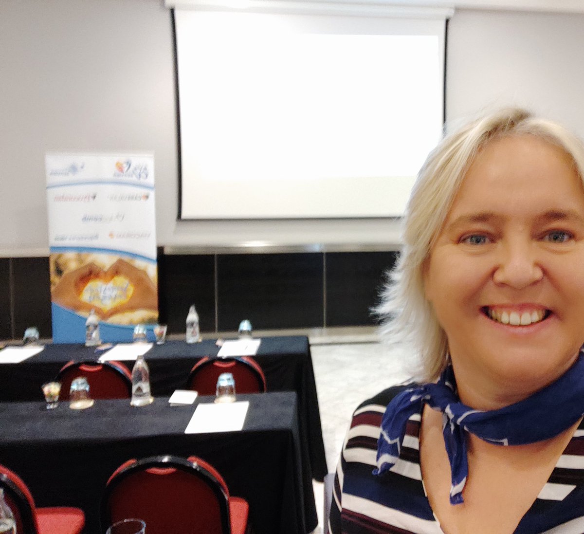 evaanyon's tweet photo. Magnífica mañana en Coruña hablando de #apps para  #AtenciónPrimaria con profesionales de Galicia Asturias y Oviedo. Buen intercambio de experiencias con aplicaciones entre profesionales. ¡Felicidades a organización! #AppAP #SEMERGENGaliciaFormación #AP https://t.co/MM4qM3j6KQ