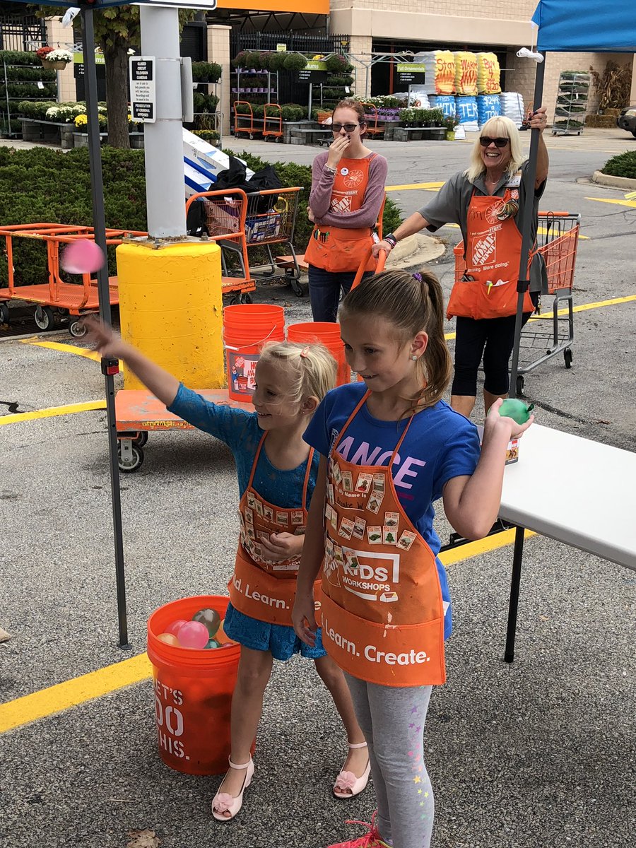 Junior Firefighters at 4168 Hanover putting out a house fire! @Danielle_Green1 <a href="/zikoyanis/">YANIS ZIKO</a> <a href="/Tedd4177/">Tedd Terry 4125</a> <a href="/Erica_4149/">Erica Messersmith</a>