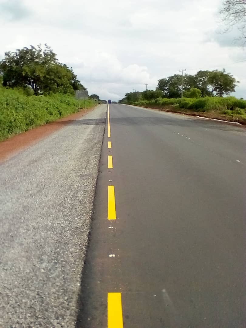 TektronEng's tweet photo. #roadworks #tektronengineering #roadmarking #200km #ilorinjebbaroad #ministryofworks https://t.co/zHEYhvb7rV