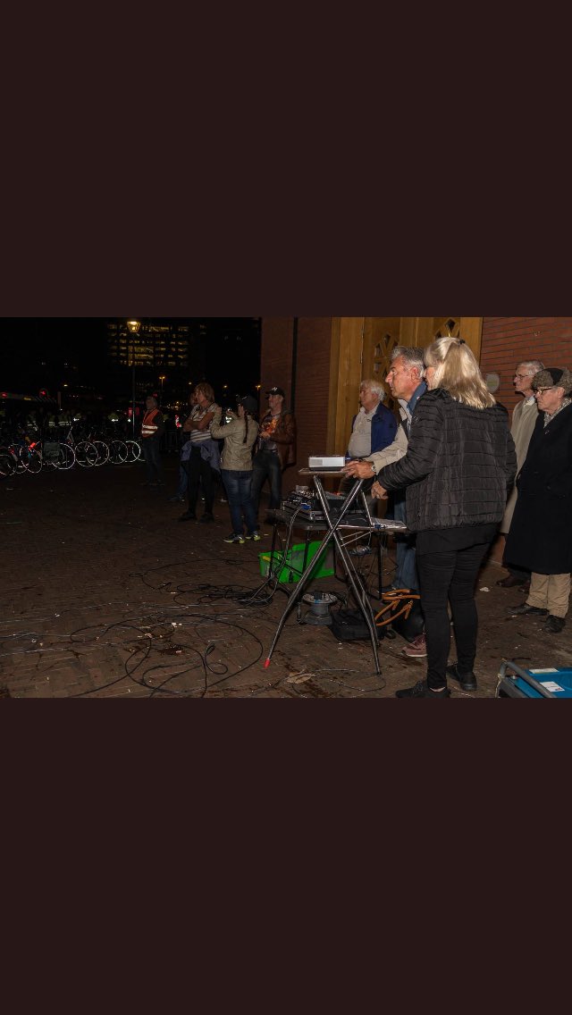 fotobeek's tweet photo. #pegida Een handjevol seniele bejaarden en een paar wrokkige tokkies! #ulumoskee https://t.co/9zBJ6U9puO