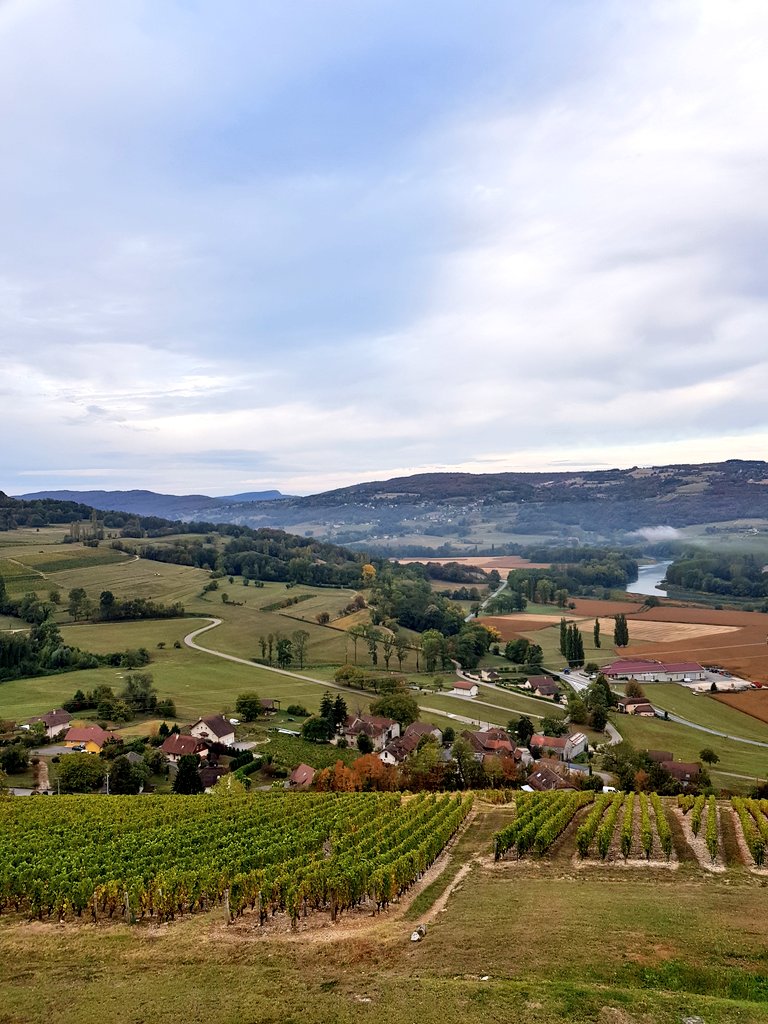 SavoieMontBlanc's tweet photo. 10 Instagrameurs découvrent le territoire de #Yenne entre Rhône et Dent du Chat, sur la thématiques des saveurs #savoiemontblanc 📸🍇🧀 https://t.co/5MsnZr93dN