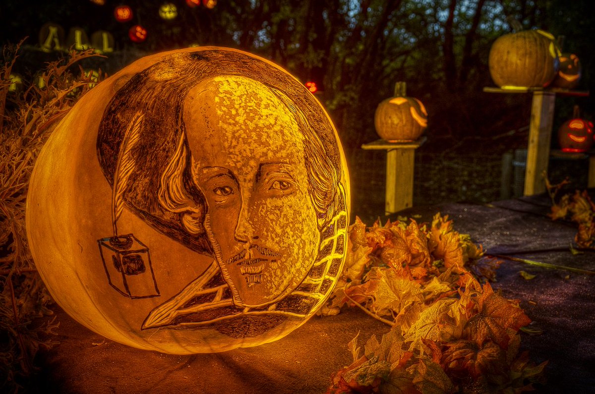 mnzoo's tweet photo. Double, double, toil and trouble... HealthPartners® Park Nicollet® Jack-O-Lantern Spectacular has begun. Make the night of a night and explore 5,000 pumpkins aglow. #pumpkins5000 Tickets on sale now: https://t.co/KNxHN2jq6k https://t.co/uNAu5OHkwv