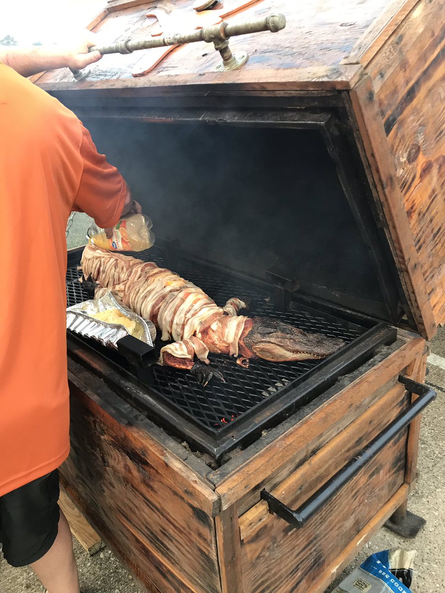 CoachSettle's tweet photo. I’m getting out grilled! #texou https://t.co/zsLSCHq6r6