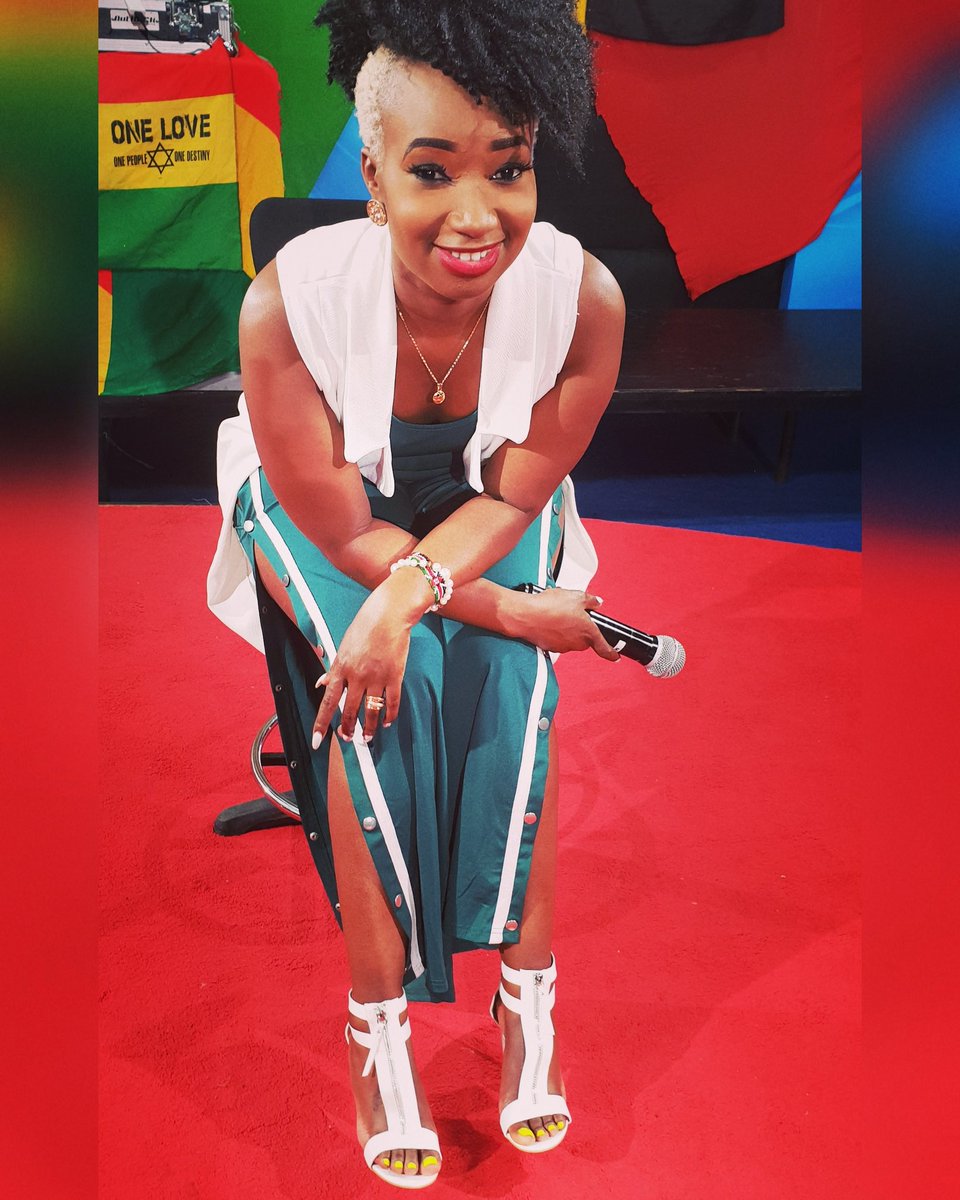 Welcome to <a href="/OneLoveCTV/">One Love</a> what do you wanna hear? #OneLove