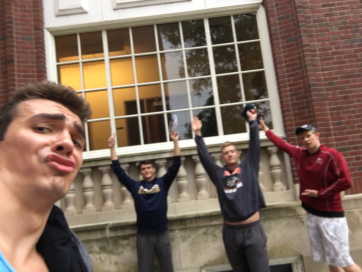 que_bop's tweet photo. @CoeSwim_Dive #koevengerhunt https://t.co/Jn4i9b8rop