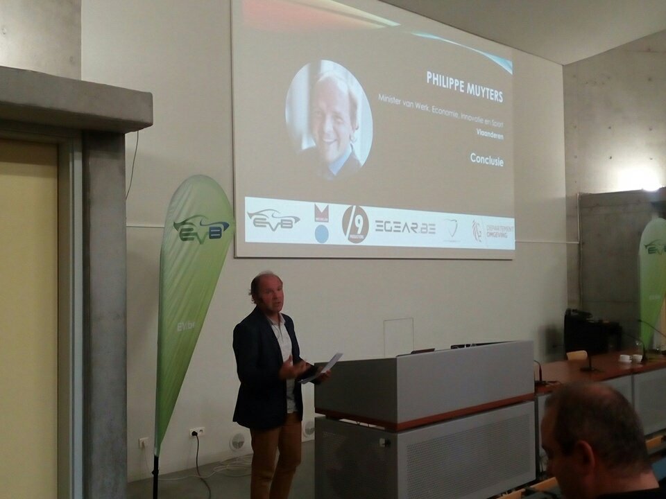 Ook op zaterdag staat <a href="/ThomasMoreBE/">Thomas More-hogeschool</a> autotechnologie de kijker op <a href="/EVBelgie/">EV Belgium</a> event met minister <a href="/philippemuyters/">Philippe Muyters</a> als afsluiter.