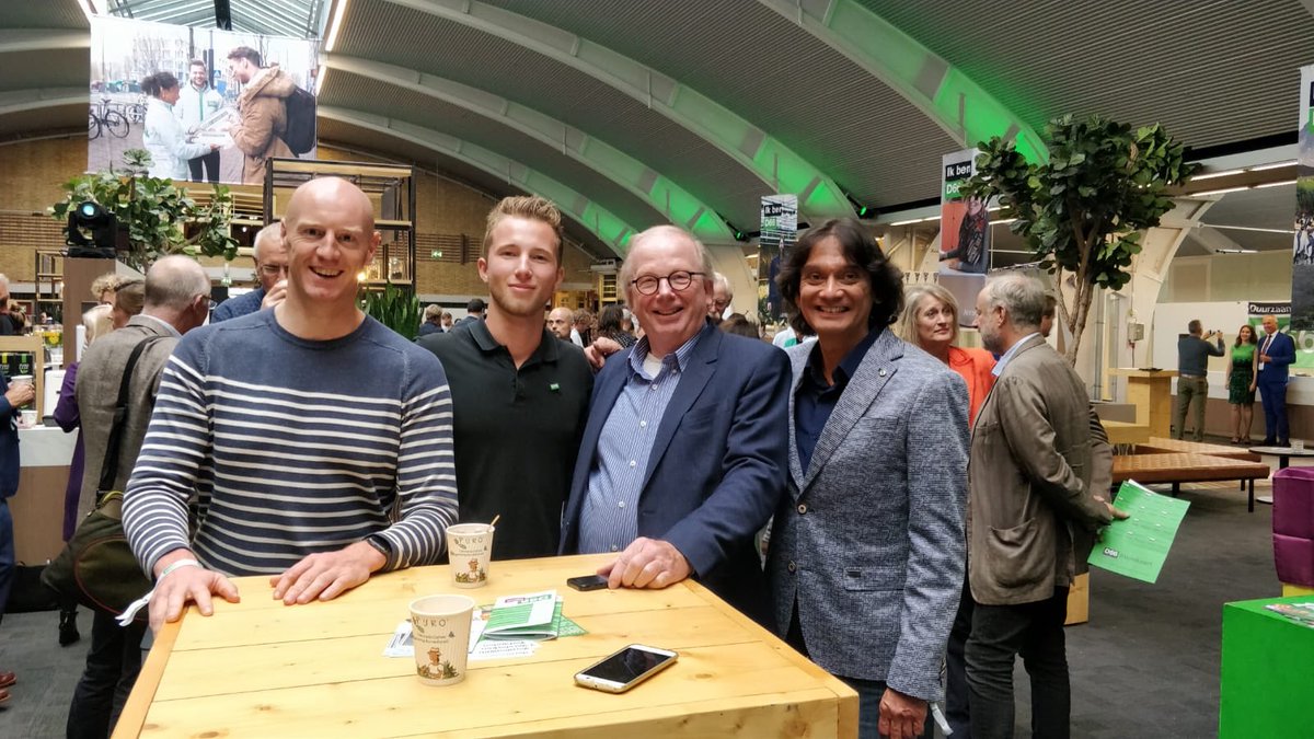 D66Zutphen's tweet photo. Natuurlijk is ook @D66Zutphen aanwezig #congres108 #D66congres https://t.co/zEhHXAylcr