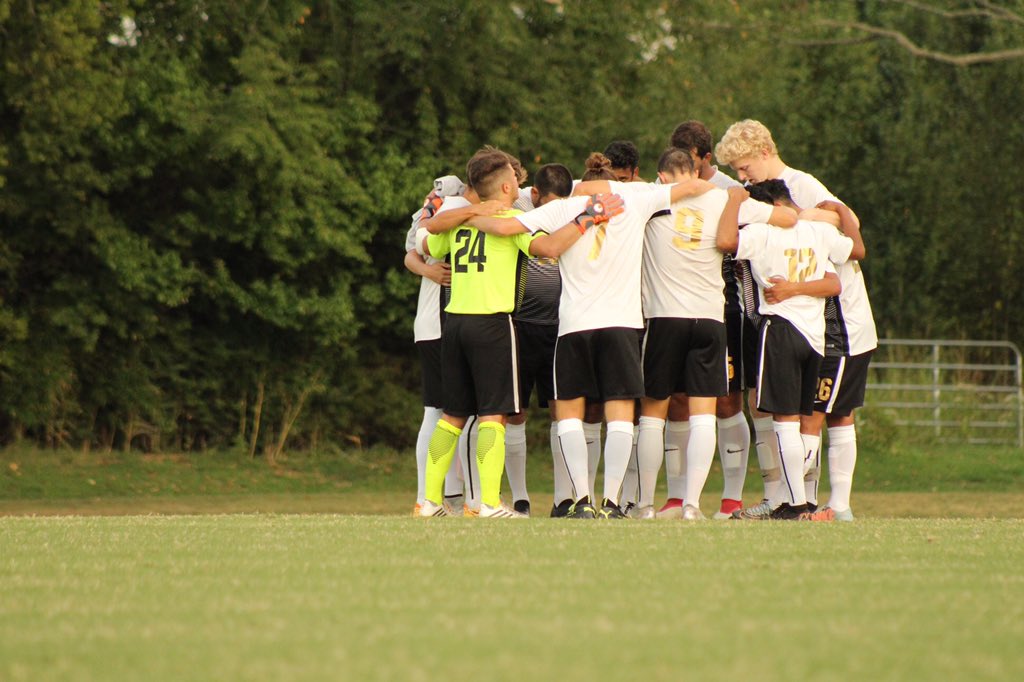 AZ_Gregoire's tweet photo. GAME DAY β½οΈππΌ #ALLIN #Redhawks #gameaway https://t.co/oYDnjkgfmx
