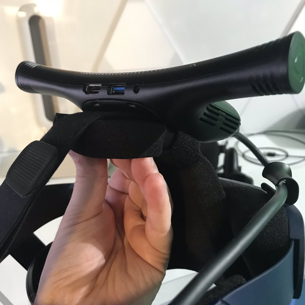 Michael Jones on Twitter "So... protip for bald people. The Vive wireless adapter gets hot