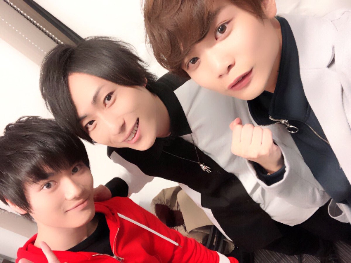 真野拓実 Twitterren 神 うれし たのし もりしー 素敵な先輩方です うまい棒は結局何味なのか 森嶋秀太 小林大紀 真野拓実