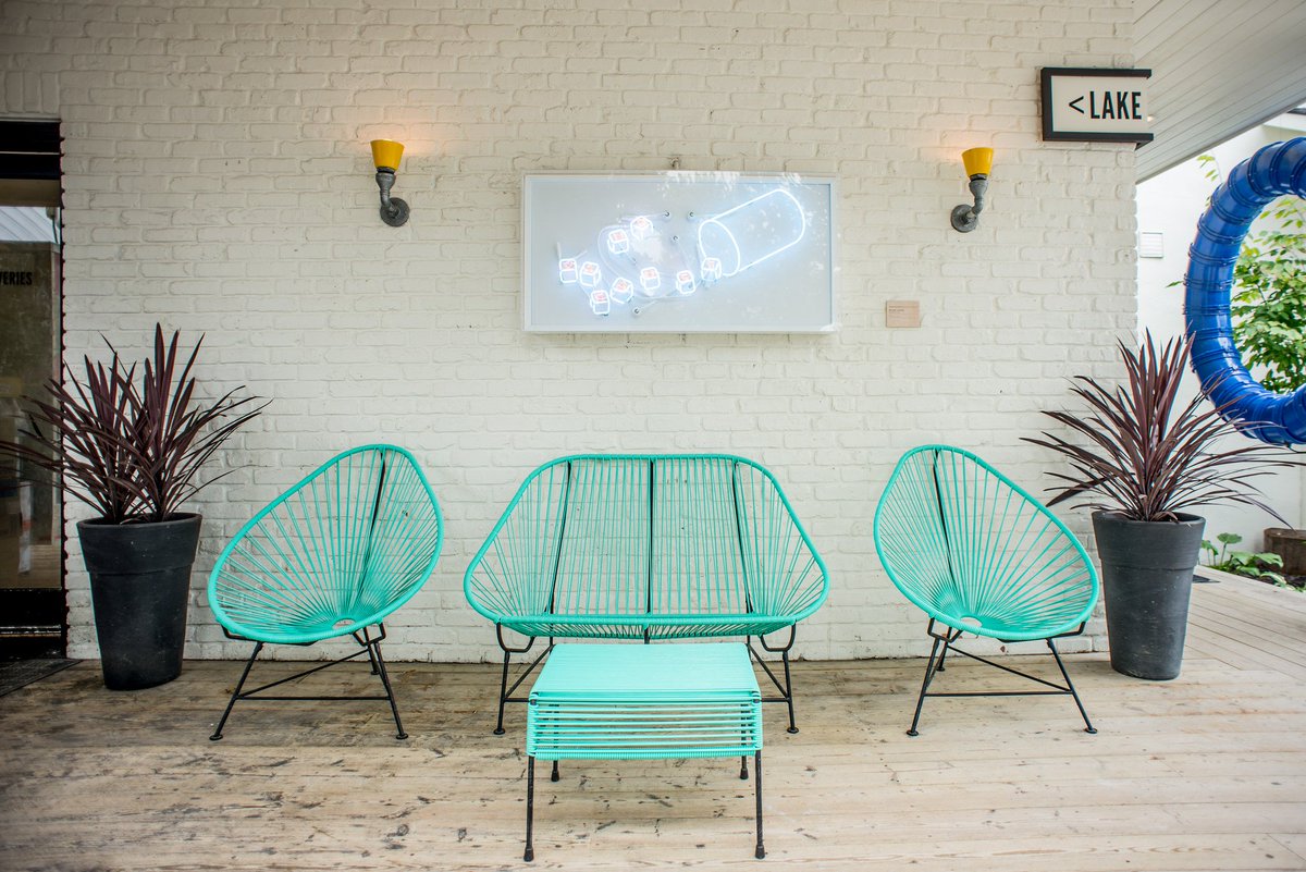 thedrakehotel's tweet photo. You'll catch us relaxing here this weekend π΄. Happy Thanksgiving from our family to yours! #DrakeFamily #DrakeDevonshire https://t.co/DT6U9KfyDq