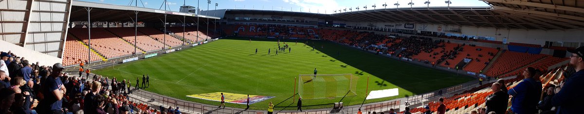 CastlefieldDale's tweet photo. Blackpool away #rafc #khba https://t.co/mIH9tfu5Dn