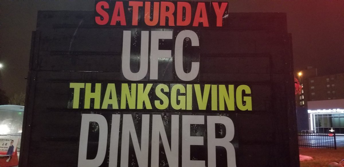 Windog0101's tweet photo. Greatest #ThanksgivingWeekend dinner ever @ufc @UFC_CA #winnipeg @PonyCorral #fights #fookya https://t.co/FNlLR8UQot