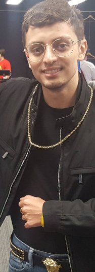 nice_guy98's tweet photo. chain outside the jacket collar ✅
loose belt ✅
swag 🚫
weird flex ✅ https://t.co/K3sDGkaPkQ