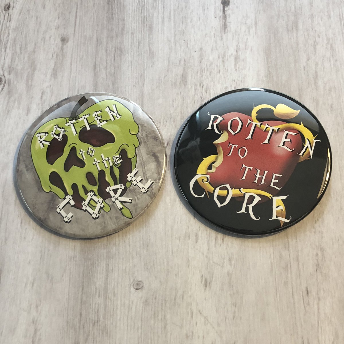 LIVCreativity's tweet photo. Who is more Rotten To The Core? #disneypins #disneybuttons #disneybadges #disneysnowwhite #livcharmed #disneyrottenapples #disneyfashion  #rottentothecore #disneydescendants #rottenappleslularoe #etsyshop #etsy https://t.co/W28trUIAFQ