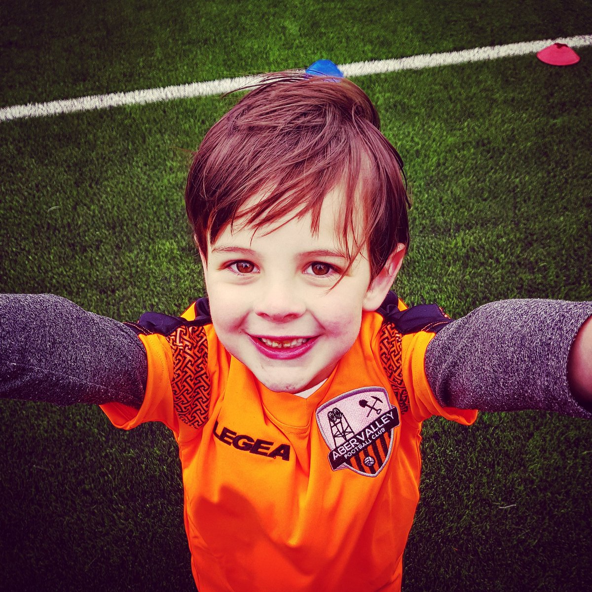 TheonlyEdison's tweet photo. First football match today #starinthemaking #actorslife #football https://t.co/wqI7rVnlbr