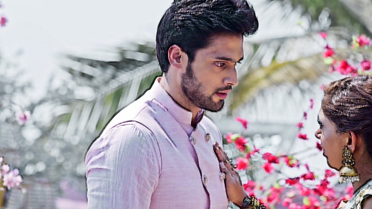 Gulshan_14's tweet photo. "apne heart se pucho, kya ye right decision hai? is this what you want?"

"it just says that Nandini is always right"

I'm not okay 😭 •epi 4• #kyyonvoot #MaNan https://t.co/036CfRnv3a