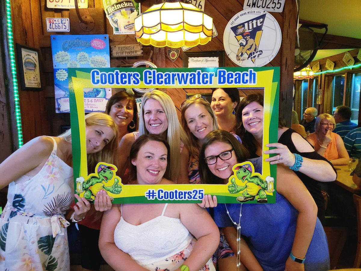 FunMoneyMom's tweet photo. Had an amazing time at @CootersRest in Clearwater! Awesome food, fun atmosphere and sangria pitchers! #shareyourinfluence #hosted https://t.co/MkJg1ylcGh