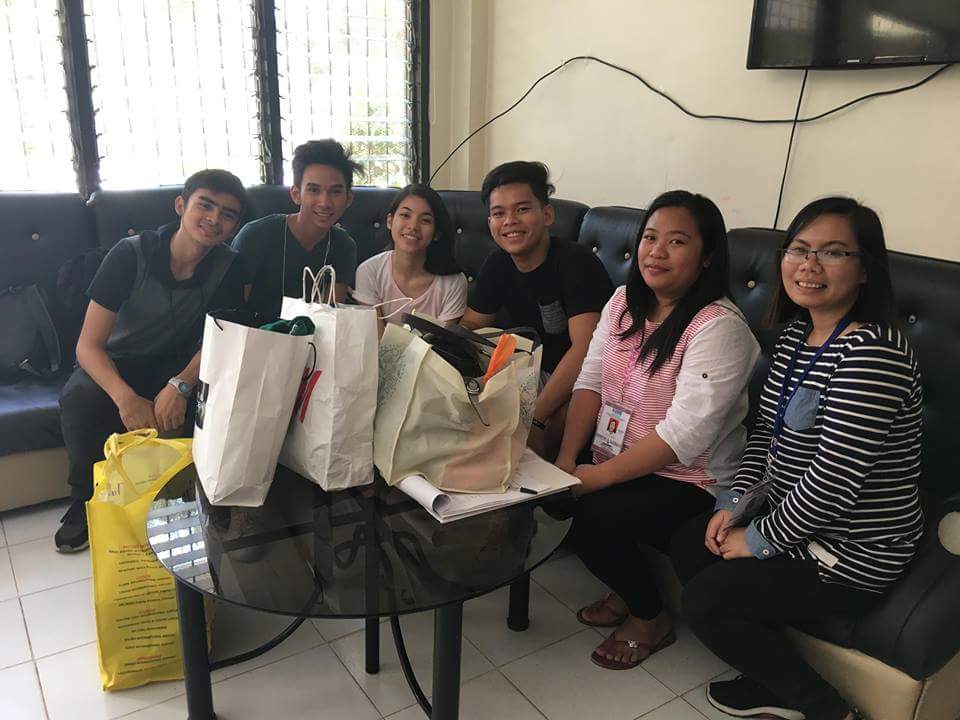 endpovertynow18's tweet photo. A very big thank you to everyone who donated! Even simple gestures like these can help them fly their kites of hope once more β¨
#LetTheKiteFly
#EndPovertyNow
#ICTForSocialChange https://t.co/B4OYuFN8EV