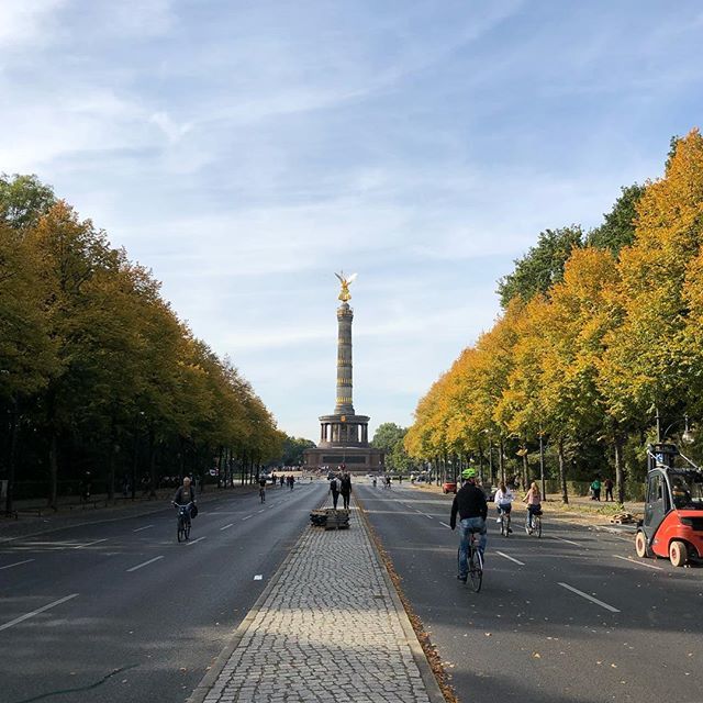 bramwientjes's tweet photo. Herfstachtige taferelen in Berlijn #tiergarten #herfst #autumn #berlin #germany🇩🇪 #enweerterugnaarhuus https://t.co/wEhbpkVG70 https://t.co/6u9fC1Fn0J